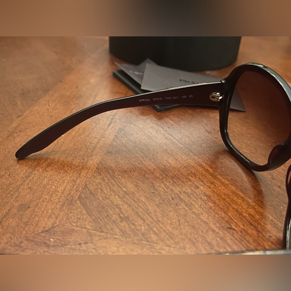 PRADA black oversized Sunglasses Vintage Circa 2000’s, case, cloth and authentic - Picture 4 of 10